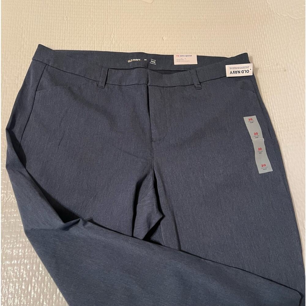 NWT Old Navy high rise pixie never fade pant.Plus size 20. Secret slim  pockets.